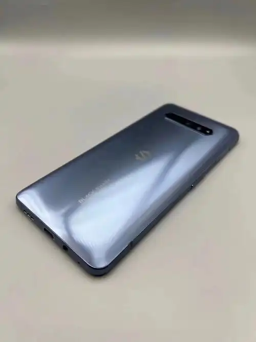 出黑鲨4游戏手机877128g搭载高通870