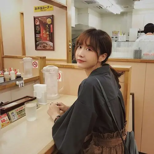 女生头像有些人一旦错过了 真是谢天谢地