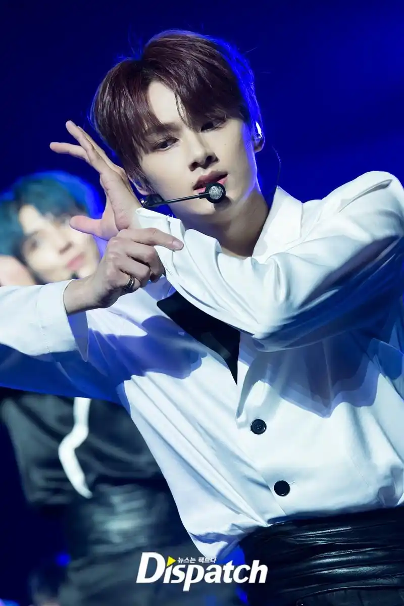 新闻社公开seventeen高清舞台照"横扫la视线.压倒性的气场"