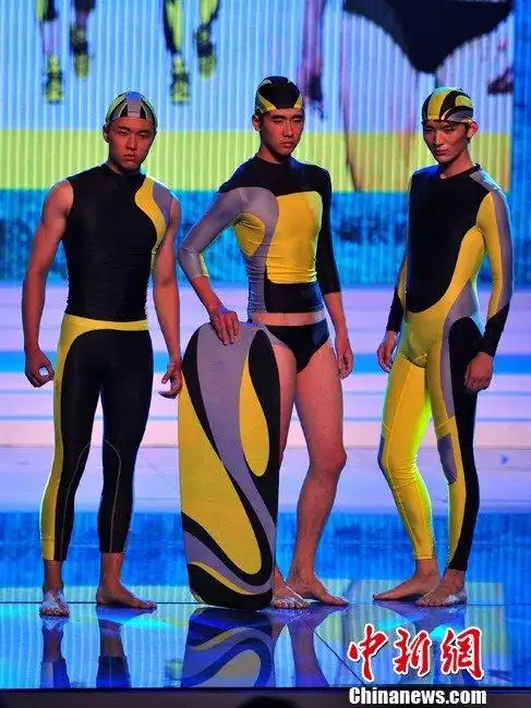 实拍中国泳装设计大赛决赛现场 满满的清凉
