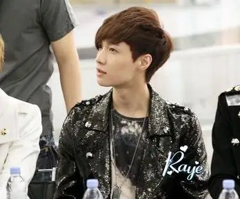 张艺兴女友李琪琪照片和资料