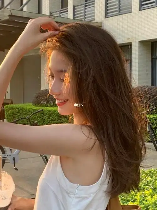 不用漂的焦糖粉棕色真的太温柔啦_粉棕色_显白_染发_新天地攻略_夏天