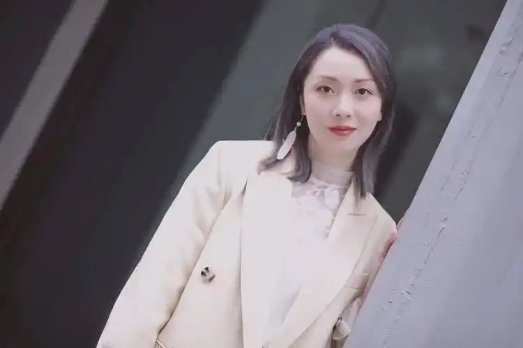 陈慧迪上海越剧院·国家二级演员·袁派花旦[艺术简历]现任职上海越剧