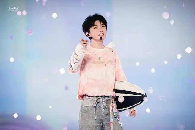 宝宝你是一块草莓牛奶小蛋糕91    @时代少年团队长-马嘉祺