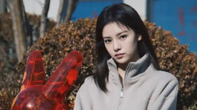 近日,男星黄景瑜前妻王雨馨,罕见开启个人直播.