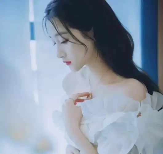 关晓彤头像晓彤0917生日快乐