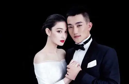 张馨予和何捷完婚一切事宜从简引人赞叹