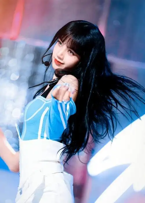 lisa上了instagram富豪榜!靠帖子发家,每个帖子到底能赚多少钱