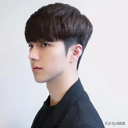 男生烫个中分多少钱(2020精选流行男发32款)