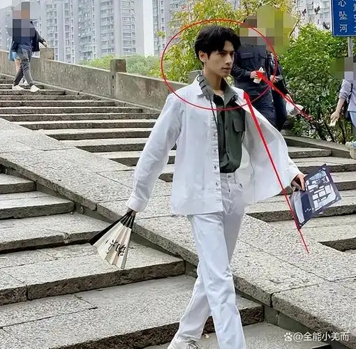 长相英俊帅气却输在了个子矮这8位男星的身高太不懂事了