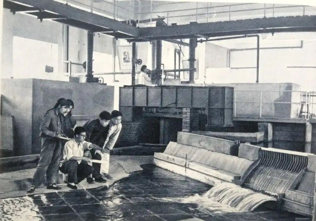 20世纪中叶清华大学实验室旧照翻拍 水利系水工实验室(图片由75级校友