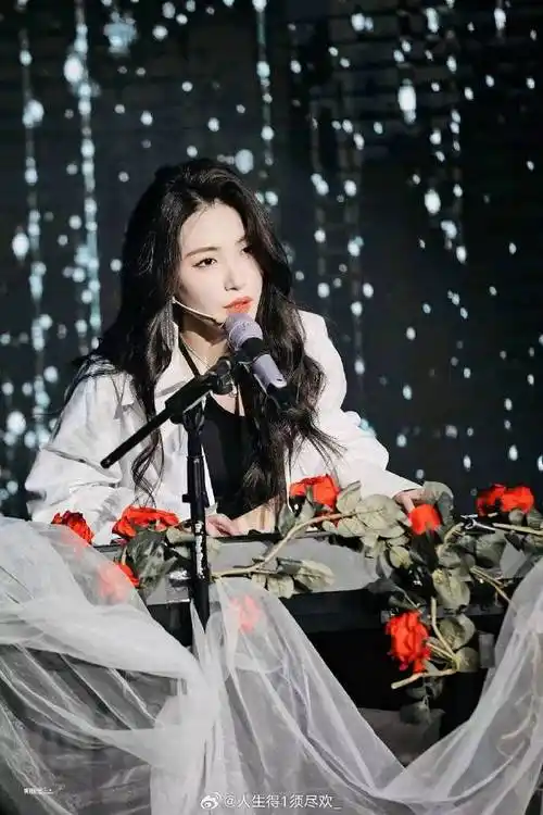 超话蔡徐坤超话林彦俊超话张云雷超话刘雨昕超话苏新皓超话戴萌超话