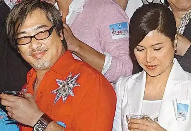 双琪夺面被批好胜抢郑伊健生日闪婚梁咏琪卖力演唱贵妇梦碎