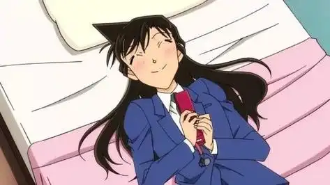 兰姐姐原先的角没那么突那么尖,而且原型是参考了当时女明星(工藤静香