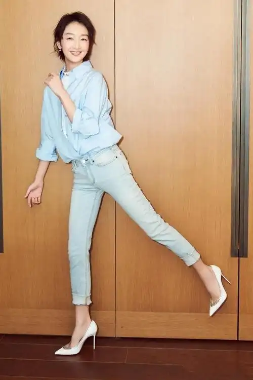 周冬雨小个子穿搭火了清新靓丽搭配少女感十足款式简约还百搭