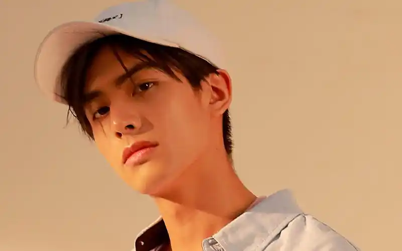 宋威龙阳光帅气时尚写真图片桌面壁纸