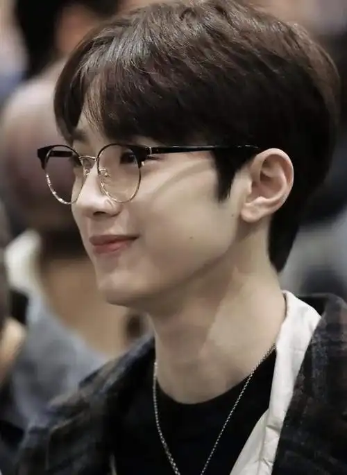 赖冠霖头像变黑,退圈换赛道,其实一切都有迹可循