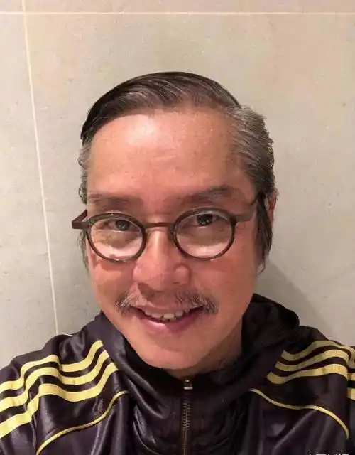 全新发型精神又帅气,看不出是70岁老男人_照片_老人_潮流