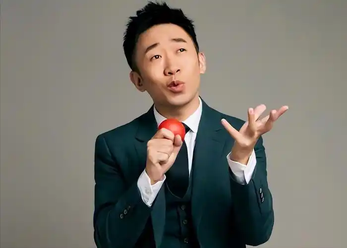 从被嫌弃的表情帝到撑起内娱半边天杨迪成名之路有多艰难