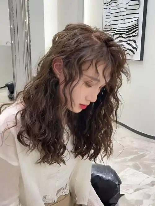 冬天流行"羊毛卷",不卷你就out了_发型_中国_人类