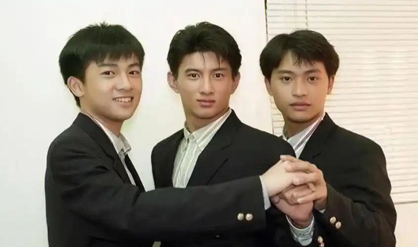 小虎队里的苏有朋,吴奇隆还有陈志朋谁最红?谁最帅?