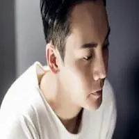 陈伟霆头像高清图片 很酷超帅陈伟霆头像【点击鼠标右键下载】