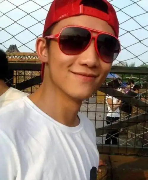 郑恺苗苗官宣领证多次不回应传闻只为等这一天