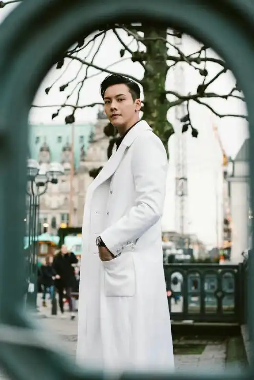 男明星白西装造型大赏