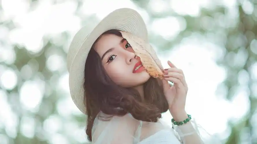 小清新美丽的女孩4k壁纸壁纸美女壁纸> 下载高清原图  安装元气桌面