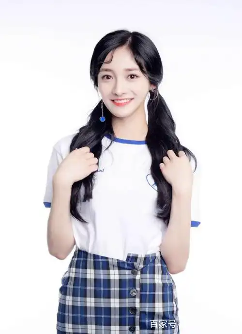 女星绑双马尾:漫画颜杨超越太优越了,关晓彤真是越来越美了啊