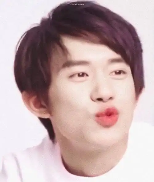 易烊千玺嘟嘴照合集来袭,这是哪家的小可爱?