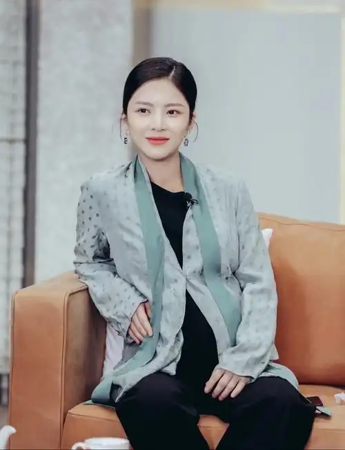 原创杜淳和王灿通电话发现杜淳咳嗽杜淳回家王灿把药早已买好