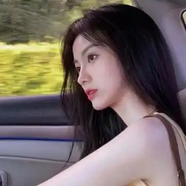 女生头像频道提供更多与气质,高冷,御姐,美女相关的头像图片挑选下载