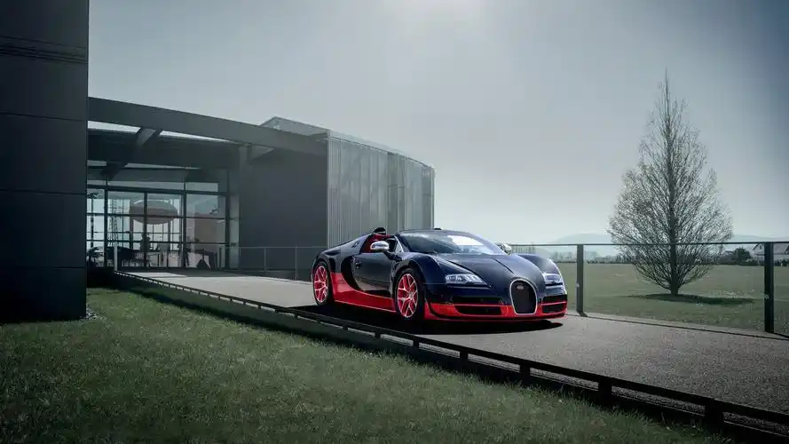 霸气黑色布加迪壁纸_成熟稳重车型