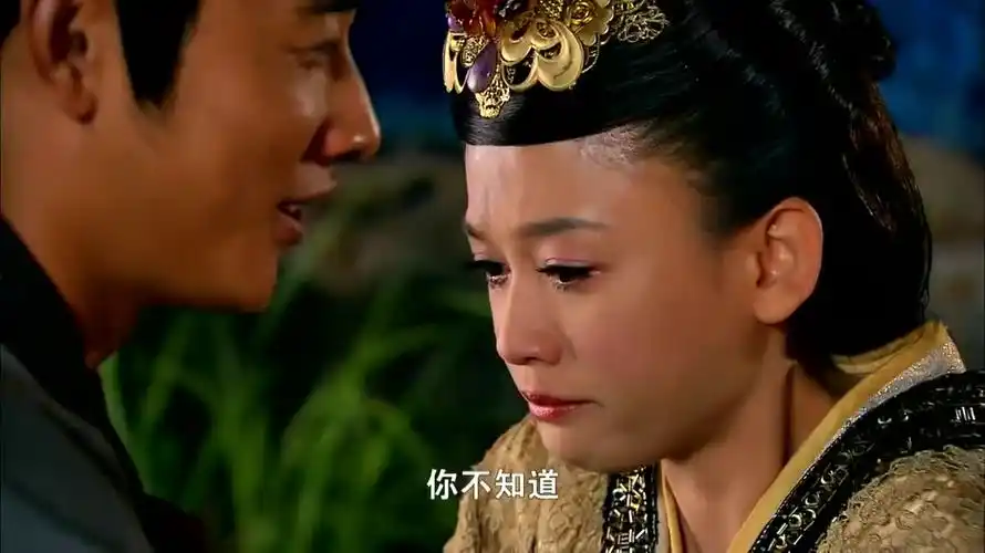 王的女人:吕乐贴心为海天缝伤口,海天强吻吕乐遭掌掴-影视连连看-带.