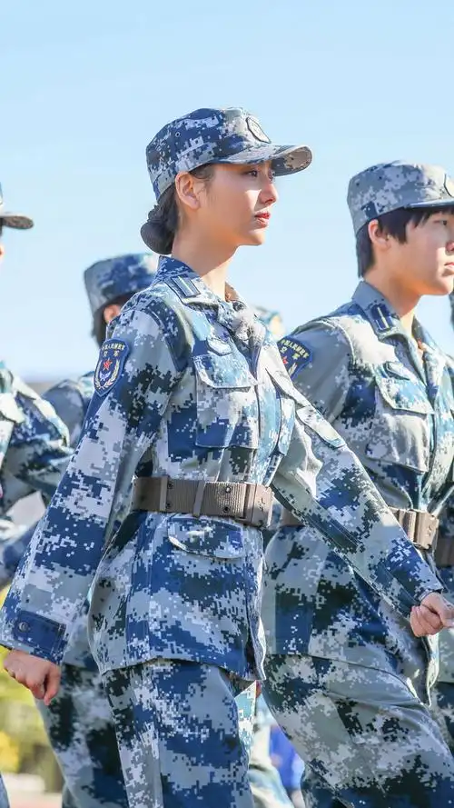 佟丽娅真正男子汉素颜精致美颜