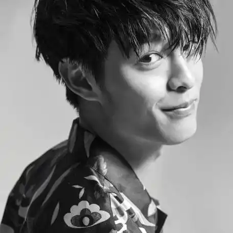 他在逆光中告白厉腾