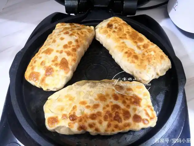 烙肉饼,做馅很多人都会忽略这一步,学会后,比肉饼店的都受欢迎