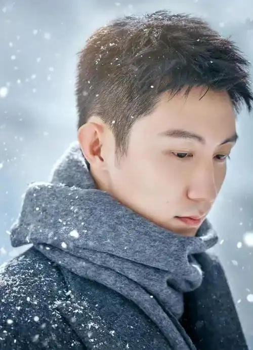 黄景瑜前妻晒聊天记录,一年为黄景瑜花1000万,要求赔2亿违约金