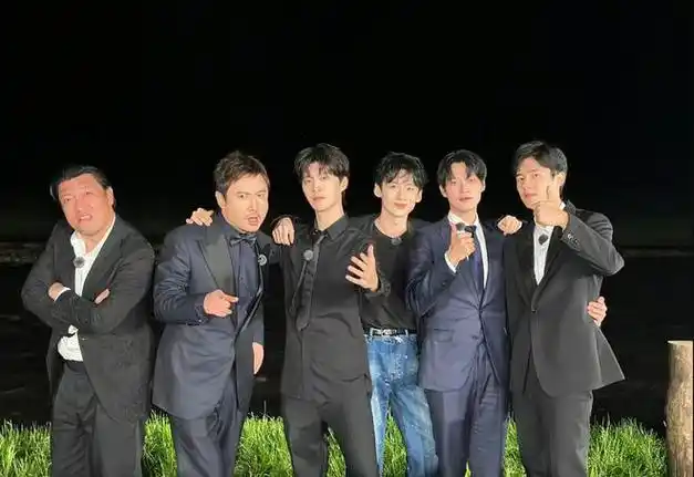 魏大勋35岁生日显落寞,圈内无一人送祝福,秦岚忙工作无暇顾及