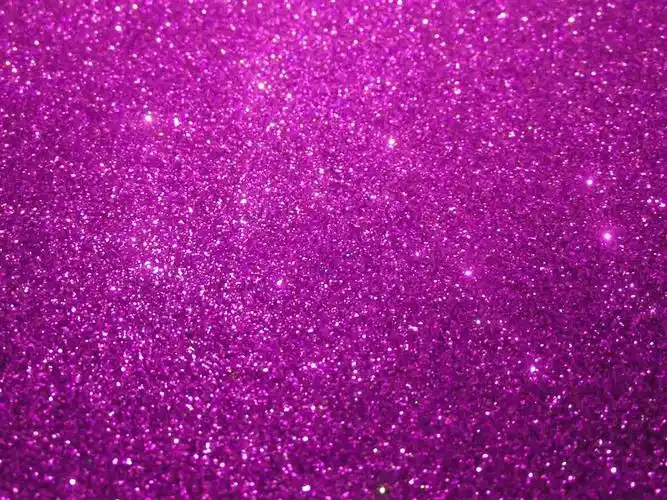 于是,紫色顺理成章成为了2018年最火的颜色.