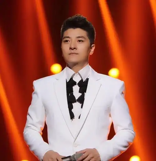 中国著名青年男高音歌唱家黄训国做客名媛天音