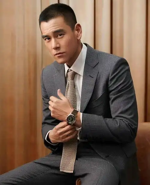 惊爆彭于晏或已定居日本街头驾车引关注副驾驶女子颜值爆表