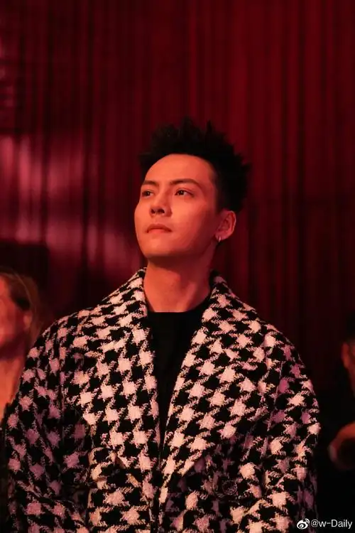 陈伟霆入选gq全球一周十大最佳着装男士