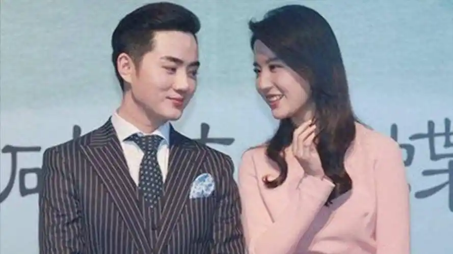 但奈何,多年前的"人气男神",逐渐消失在