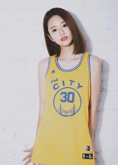腾讯nba女主播小七个人简历(最美女库蜜——篮球小七来了!