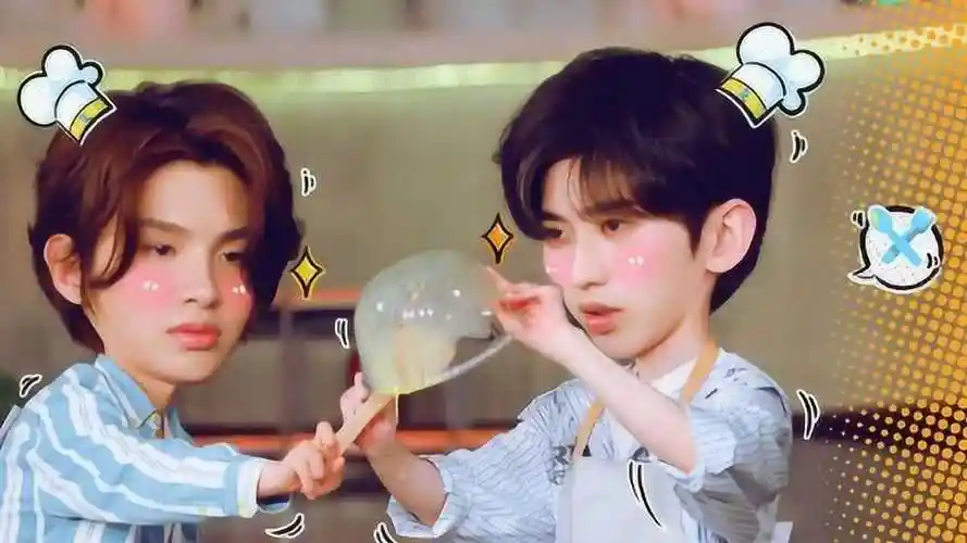 183黄明昊184蔡徐坤背靠背,身高差距太意外,谁谎报很明显_综艺_高清