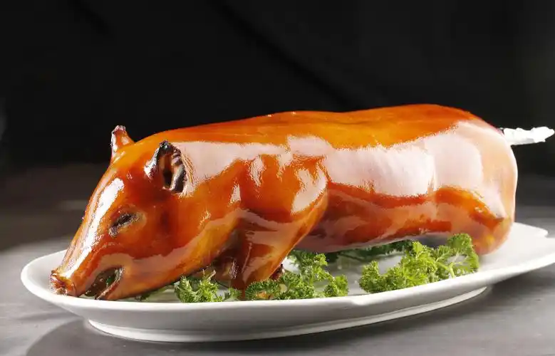 土乡土味的烤乳猪是怎么来的呢