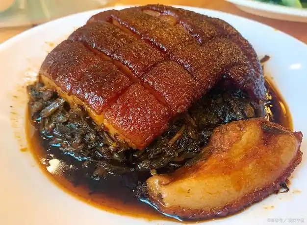 美味的梅菜扣肉竟是糟头肉做的?今年315曝光的此案有何法律后果