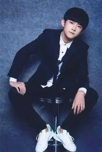 中国娱乐圈当红小鲜肉,谁最帅,谁笑的最好看?